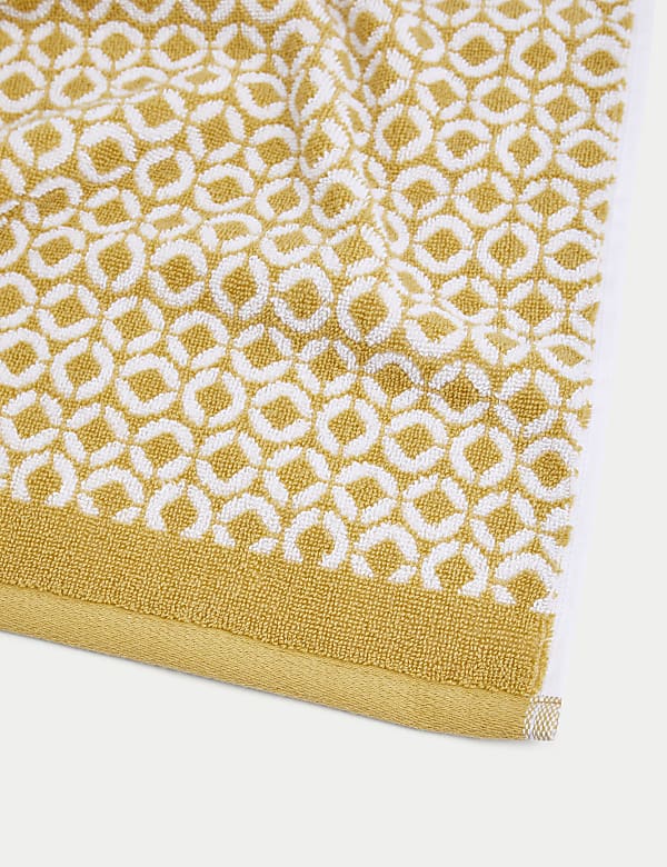 Pure Cotton Repeat Links Towel - US
