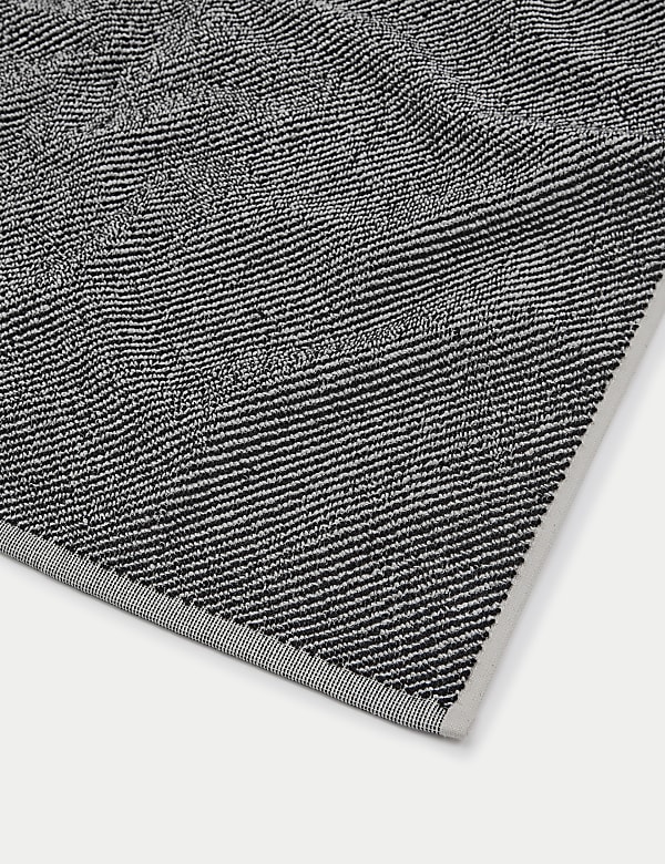 Serviette 100 % coton &agrave; rayures &eacute;troites - BE