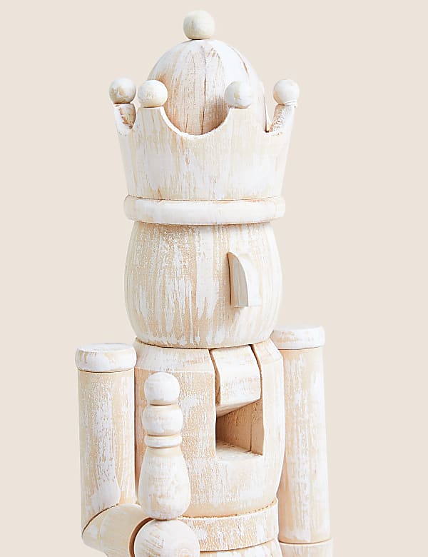 White Washed Nutcracker Room Decoration - IS