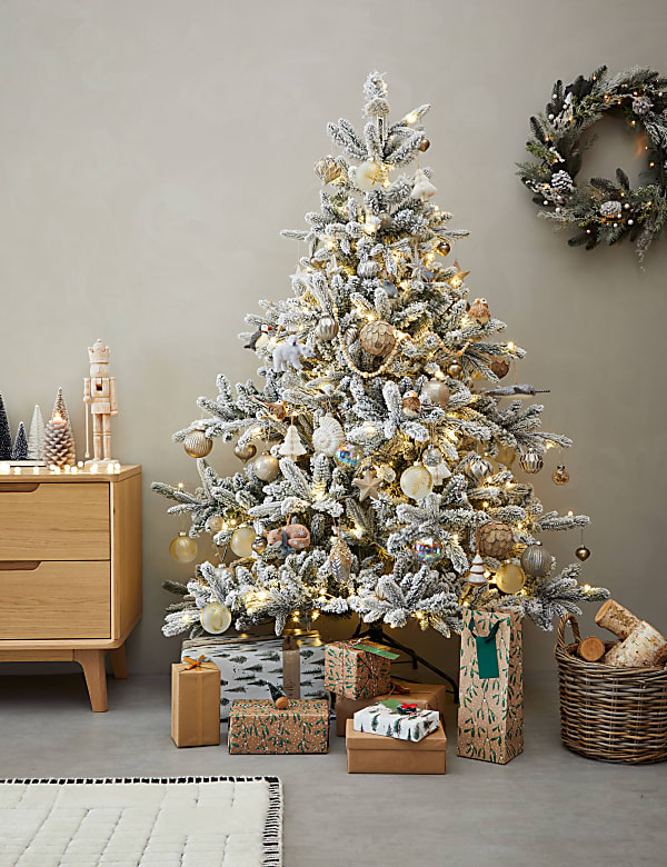 White Washed Nutcracker Room Decoration - IS