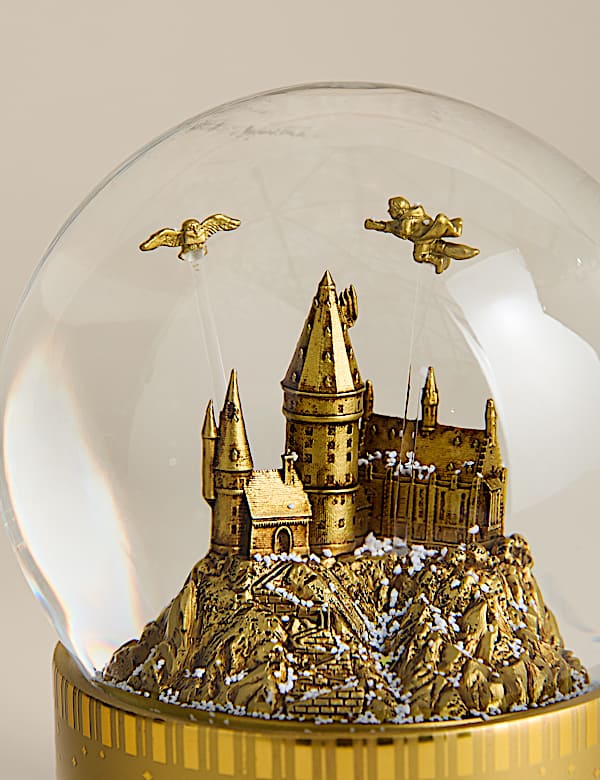 Harry Potter&trade; Hogwarts Extra Large Snow Globe - CH