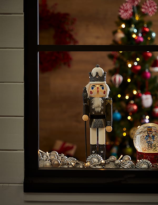 Nutcracker Room Decoration - GR