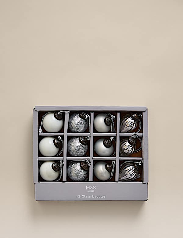 &Alpha;&sigma;&eta;&mu;ί &gamma;&upsilon;ά&lambda;&iota;&nu;&epsilon;&sigmaf; &mu;ί&nu;&iota; &mu;&pi;ά&lambda;&epsilon;&sigmaf;, &sigma;&epsilon;&tau; &tau;&omega;&nu; 12 - GR