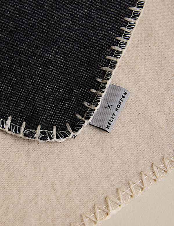 Plaid bross&eacute; en laine m&eacute;lang&eacute;e &agrave; motif color block - FR