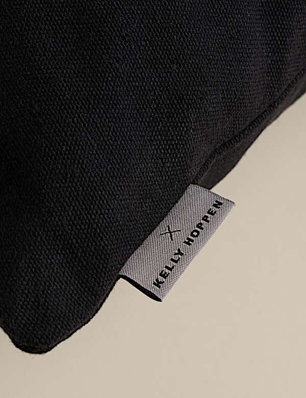 Coussin &agrave; rayure centrale - CH