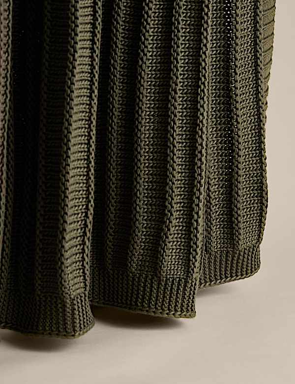 Gro&szlig;er, gerippter Strick&uuml;berwurf - AT