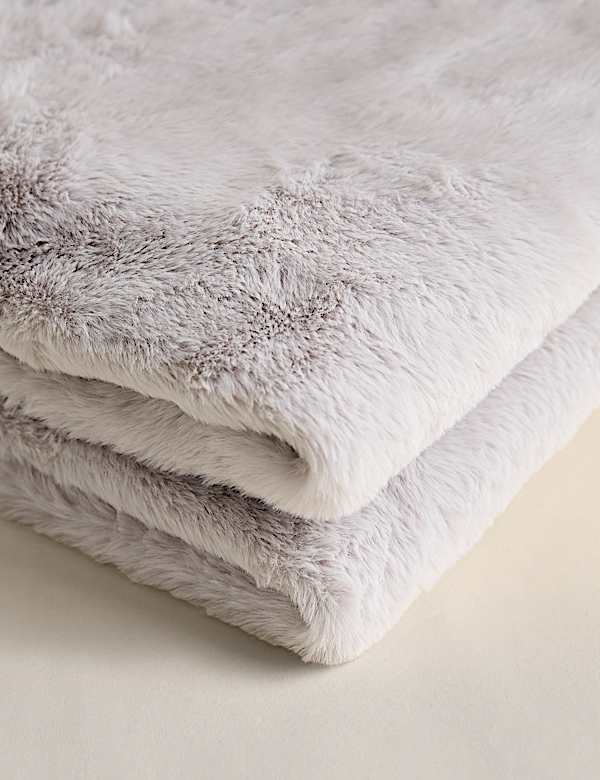 Supersoft Faux Fur Large Throw - NO