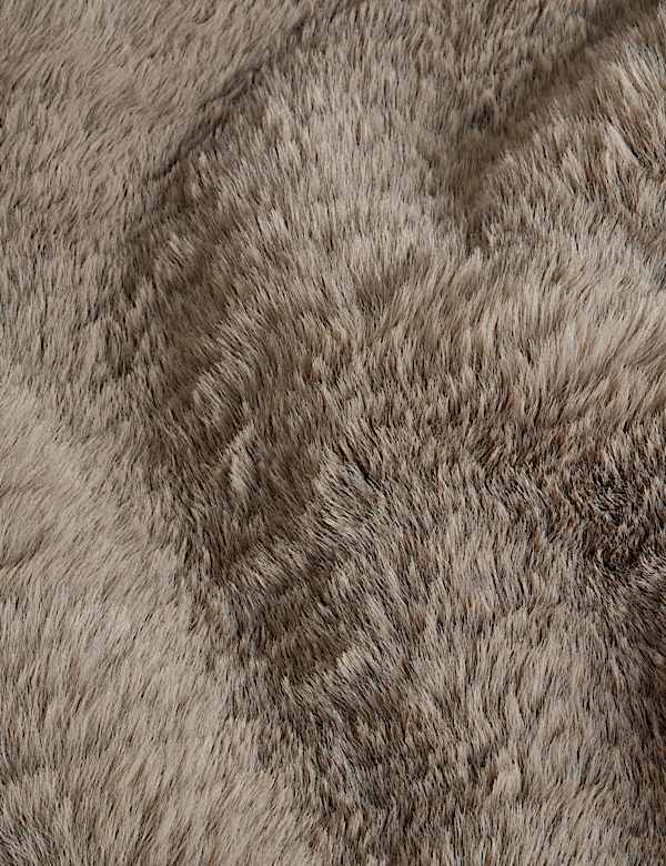 Kelly Hoppen Faux Fur Throw - IL