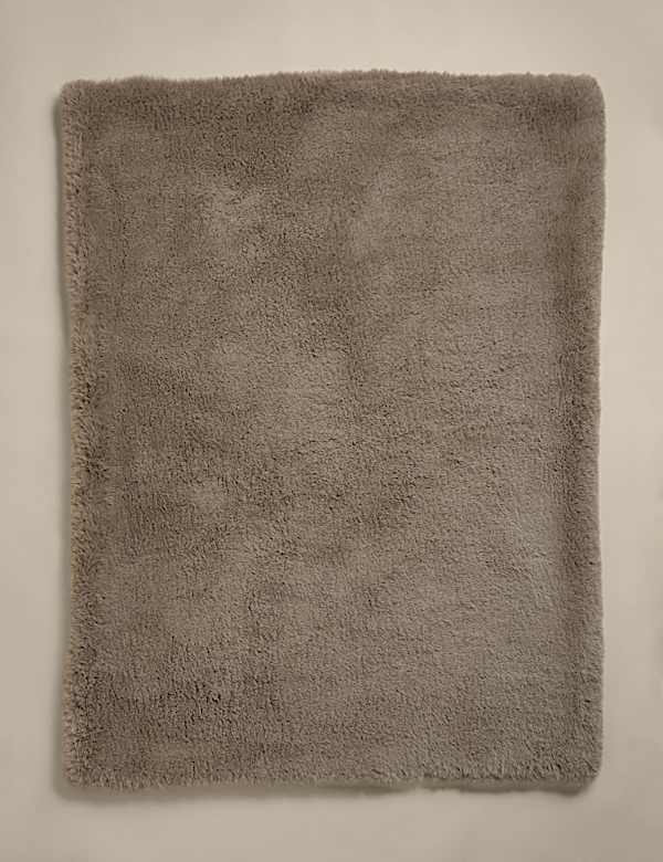 Kelly Hoppen Faux Fur Throw - IL