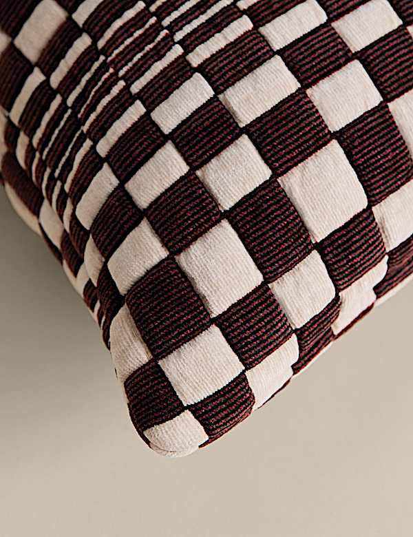 Coussin matelass&eacute; en chenille &agrave; carreaux - BE