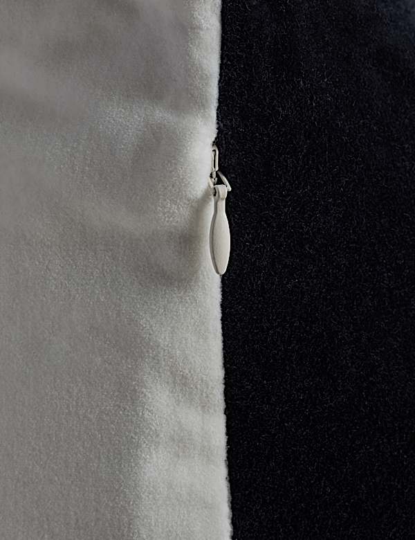 Velvet Box Cushion - HU