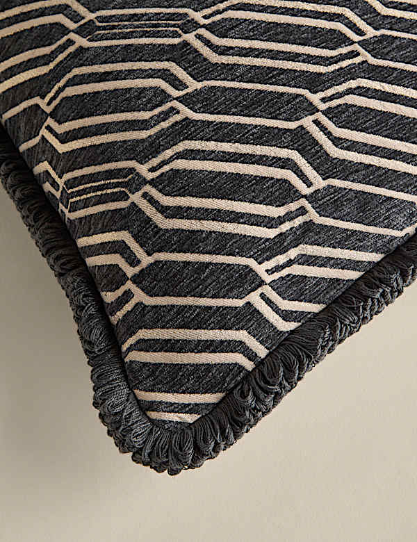 Chenille-Kissen mit geometrischem Muster - AT