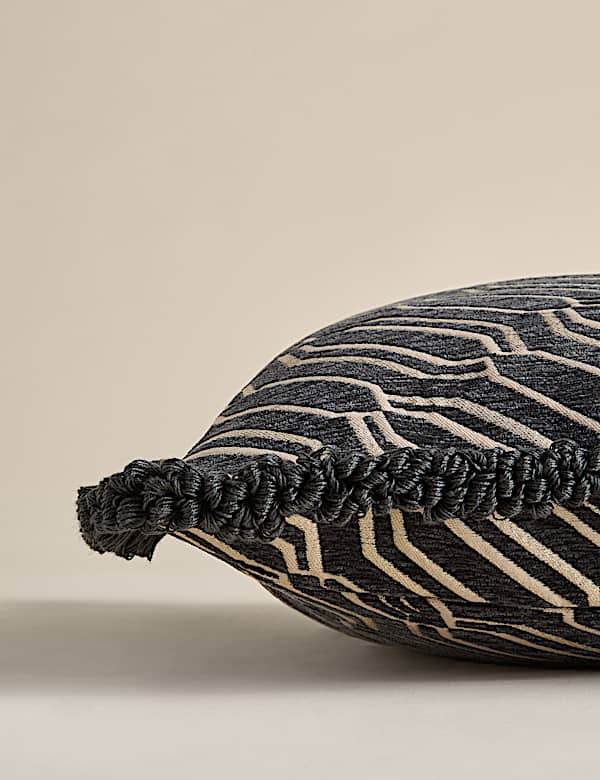 Chenille-Kissen mit geometrischem Muster - AT