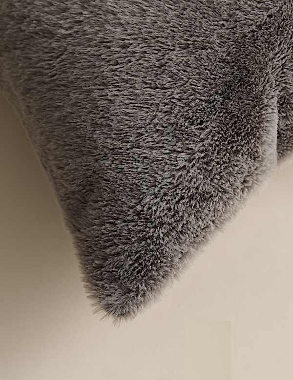 Supersoft Faux Fur Cushion - FI