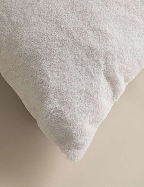 Supersoft Faux Fur Cushion - SE