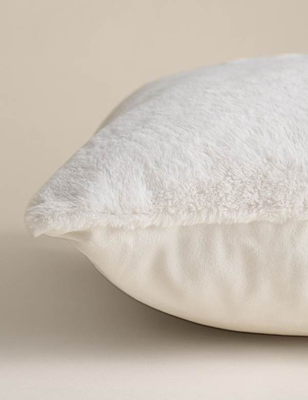 Supersoft Faux Fur Cushion - SE