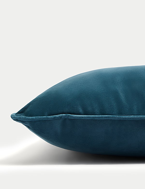 Coussin en velours &agrave; passepoil - CH