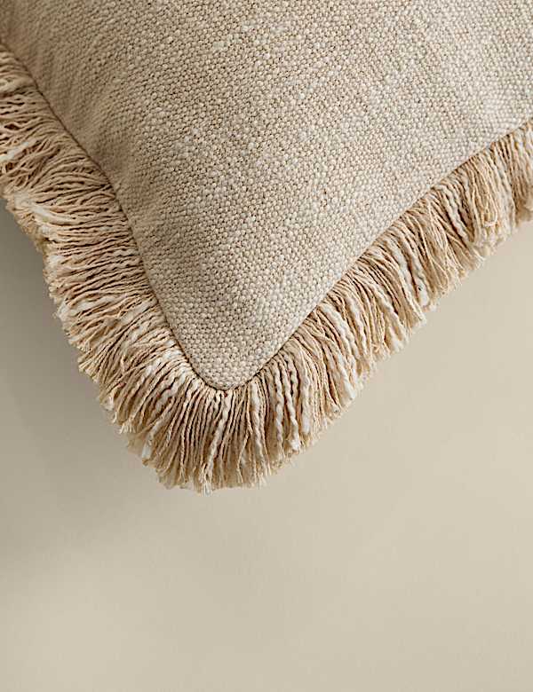 Podhlavn&iacute;k z čist&eacute; bavlny s texturou a tř&aacute;sněmi - CZ