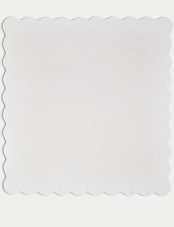 Quilted Scallop Bedspread - JE