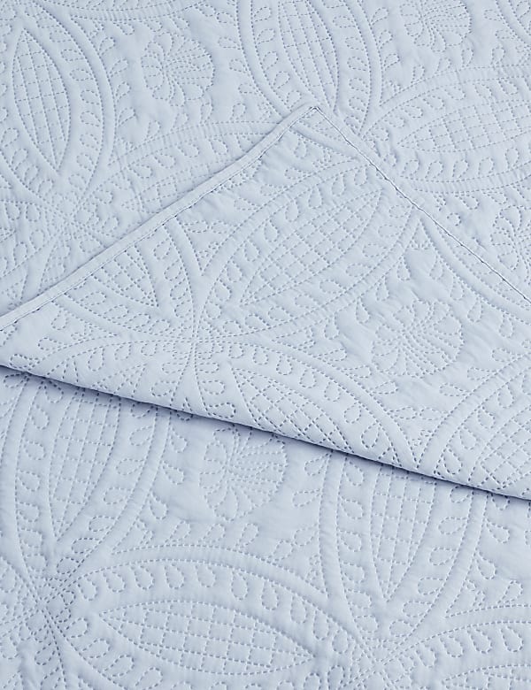 Quilted Pinsonic Bedspread