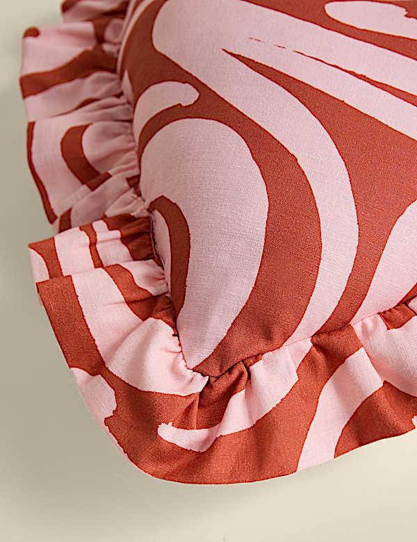 Coussin cœur à volant en coton imprimé - FR