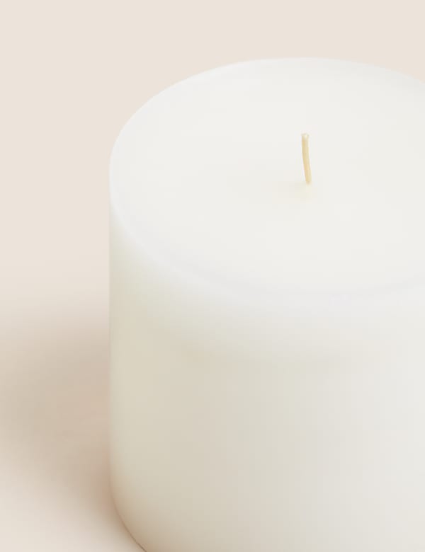 Medium Pillar Light Up Candle