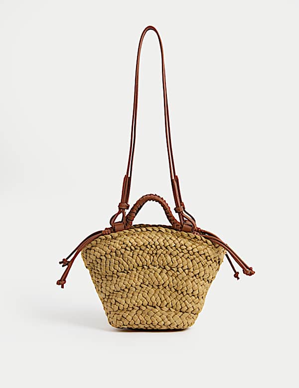 Kleine schoudertas in mandstijl van geweven riet - BE