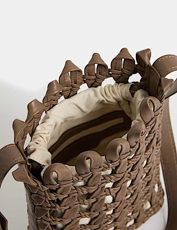 Besace 100 % cuir &agrave; motif tress&eacute; - BE