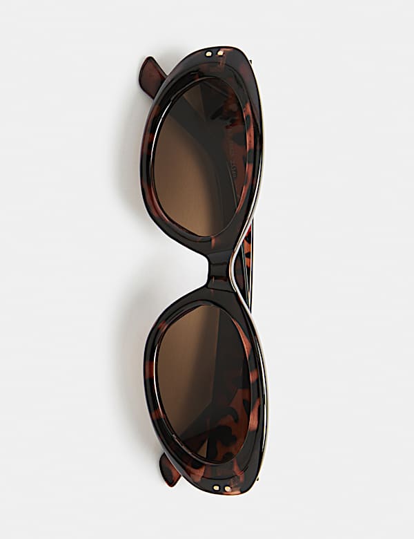 Lunettes de soleil biseaut&eacute;es ovales style oeil-de-chat - CH