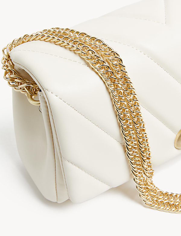 Quilted Chain Strap Shoulder Bag