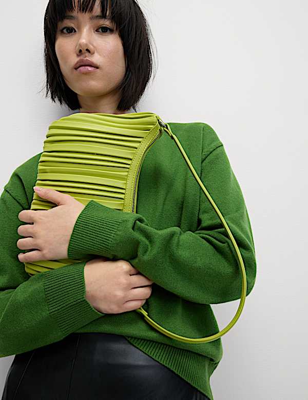 Sac &agrave; bandouli&egrave;re en similicuir pliss&eacute; - FR