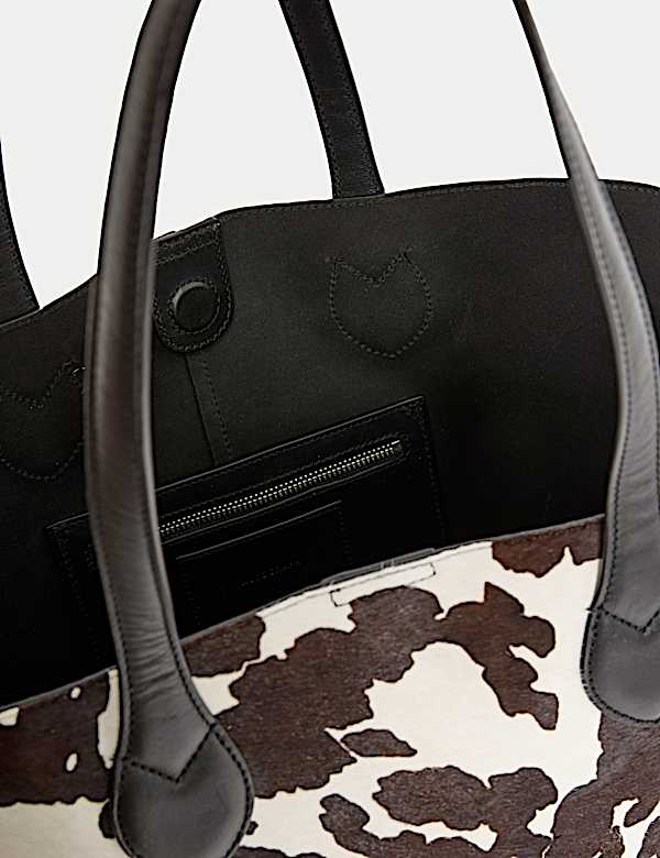 Tragetasche aus Haarleder mit Tierprint - DE