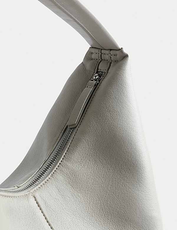 L&auml;ssige Schultertasche mit Henkel oben - AT