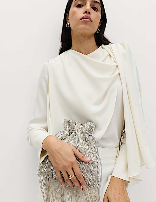 Beaded Tassel Drawstring Shoulder Bag - LU