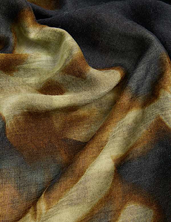 Printed Lightweight Scarf with Wool