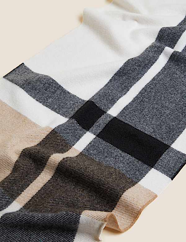 Checked Tassel Scarf