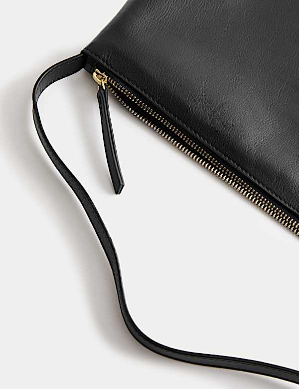 Schultertasche aus Leder mit Griff oben - AT