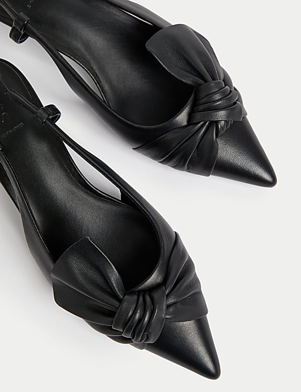 Ledersandalen mit Fersenriemen und kleinem Absatz - AT