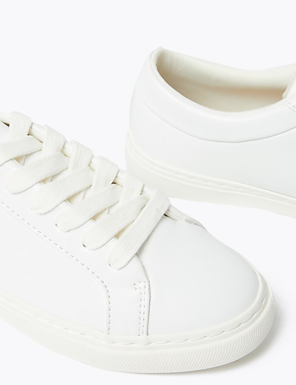 Baskets &agrave; lacets - BE