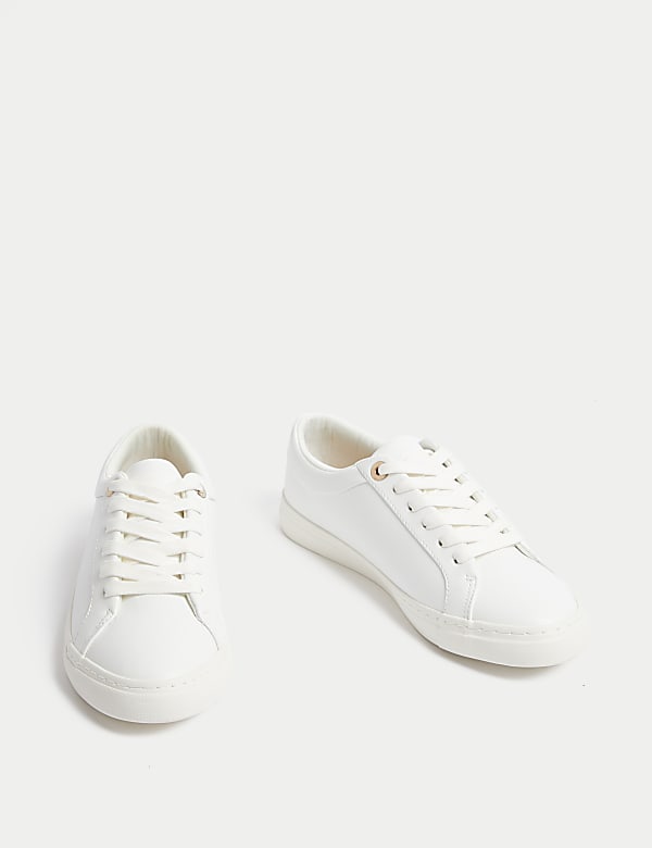 Baskets &agrave; lacets - BE