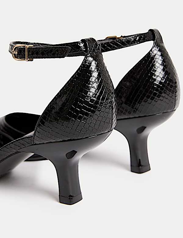 Pumps mit Kn&ouml;chelriemen, Kitten-Heel und spitzer Zehenpartie - AT