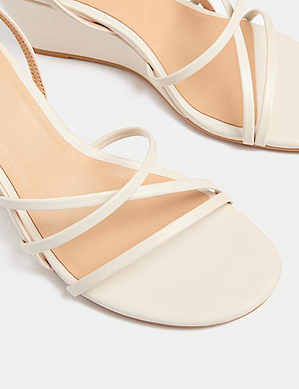 Sandalen mit Keilabsatz und Schnalle - AT