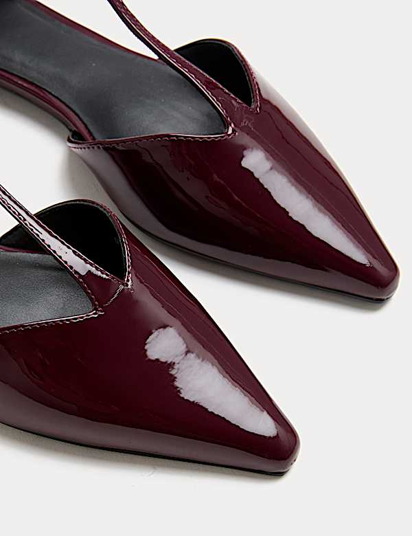 נעלי בלרינה שטוחות בגימור מבריק עם רצועת T וחרטום מחודד - IL