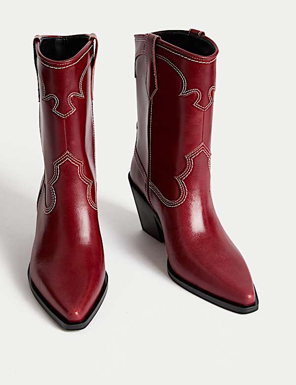 Sk&oacute;rzane kowbojki na słupku - PL