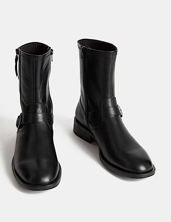 מגפון מעור עם אבזם - IL