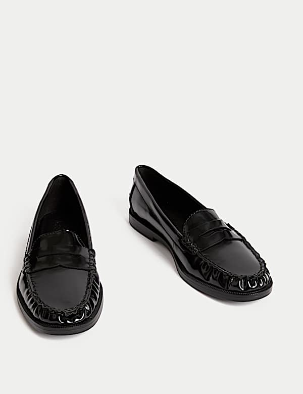 Flache Penny Loafer aus Lack - DE