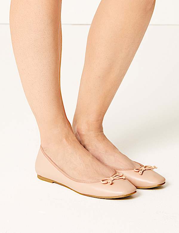 Bow Square Toe Pumps