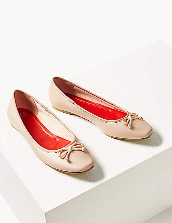 Bow Square Toe Pumps
