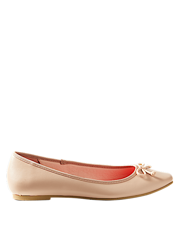 Bow Square Toe Pumps