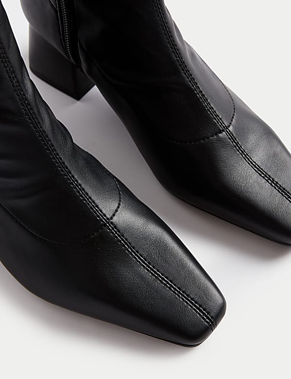 Botines con puntera cincelada y tac&oacute;n en bloque - US